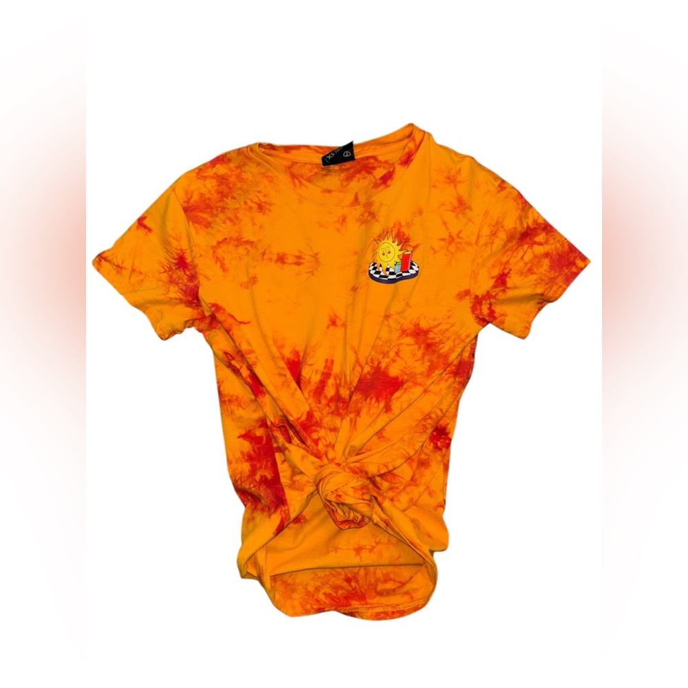 knot tie out front or let loose tee